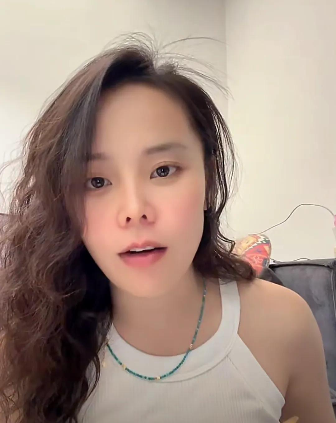 小熊直播时，提到了，最近还一直联系婆婆！因为儿子言宝在驻马店，每天都要与那边