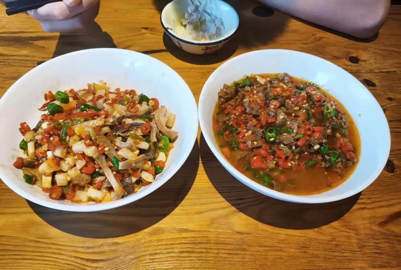 个人觉得，中国八大菜系中，能做到色香味俱全的唯有湘菜，不接受反驳！