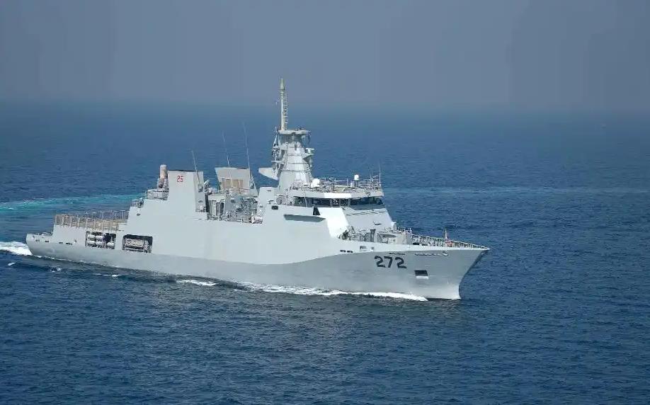 中东战火弥漫，首位“勇士”穿越火线，伊朗恩怨必报。霍尔木兹海峡有望重新开放。据