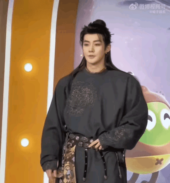 邓为的演技，我是没有看出；但邓为的衣服，我是看出了：不合适！粉丝表示：邓为演