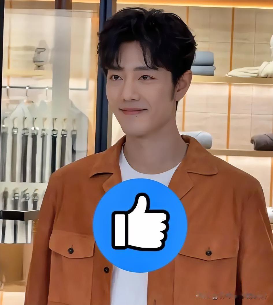 刚开始有点纳闷！为什么肖战这么喜欢去东方卫视参加跨年晚会？查了才知道，原来他跟