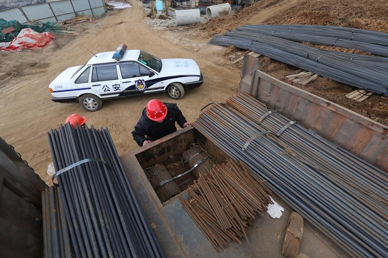 四川24岁女孩小刘干了5年钢筋工，真的太让人敬佩了！她每天在工地干10小时，日赚