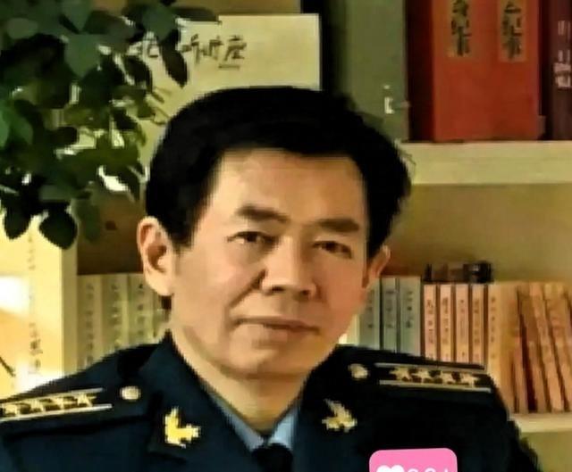 戴旭教授这话说的，真是扎心了。现在打开手机，全是吹我们装备多牛、多先进的视频，看