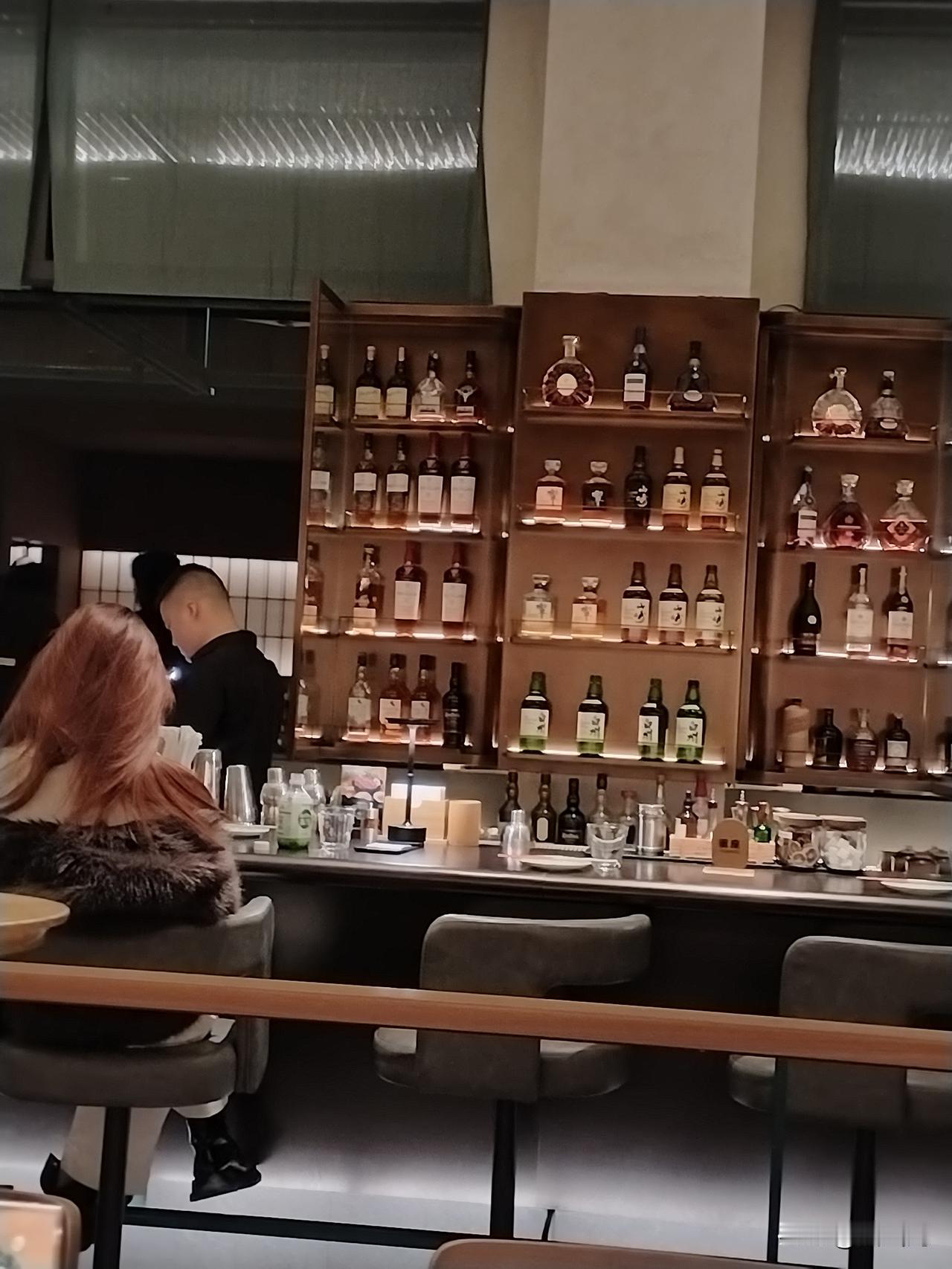 在广东开厂的表哥，这两年生意不好今年夏天把厂子关了。待了几个月觉得无聊想回呼和浩