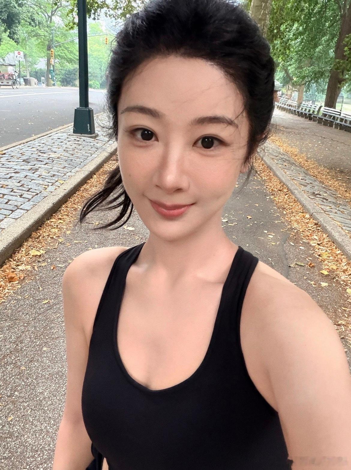 啊啊啊啊啊那天路人在美国偶遇跑步的就是紫，姐太自律了，满世界飞着工作还要起来晨练