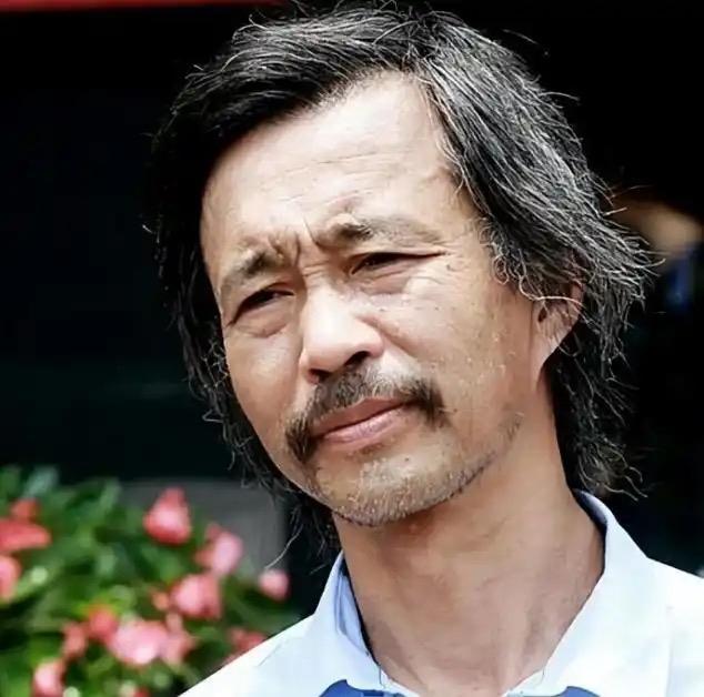 沈巍这个人看待问题真的是一针见血，他说八国联军侵占清朝时，当时有人也知道清朝政府