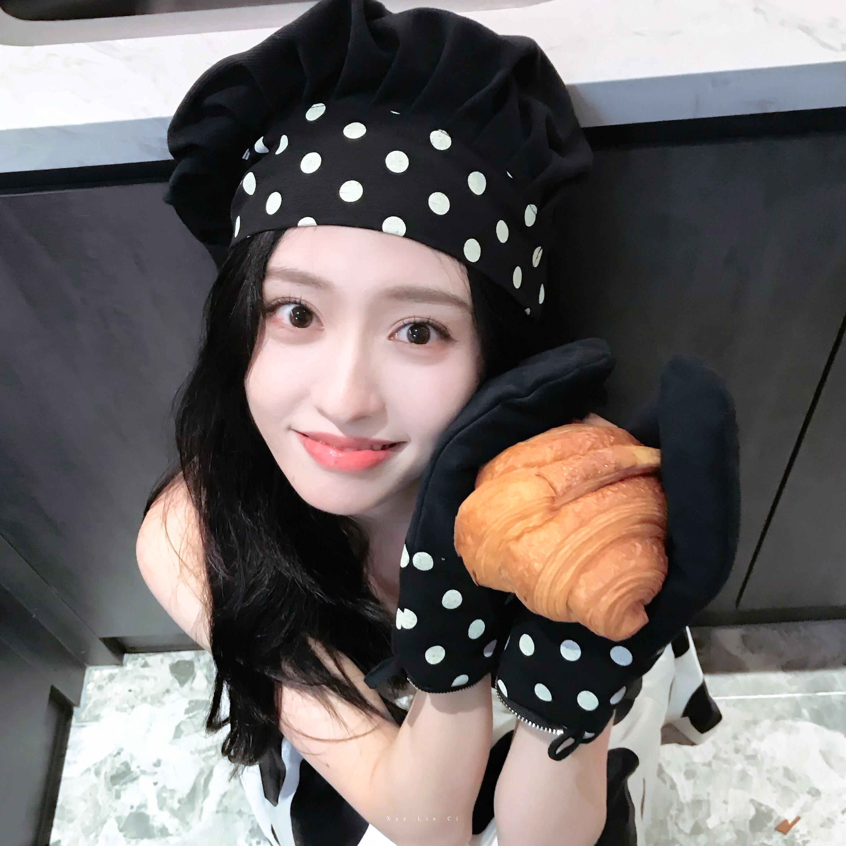 -𝐒𝐇𝐀𝐑𝐄｜胡连馨头像背景图搭配⸝⸝🥐꙳🥨◟🍂。
