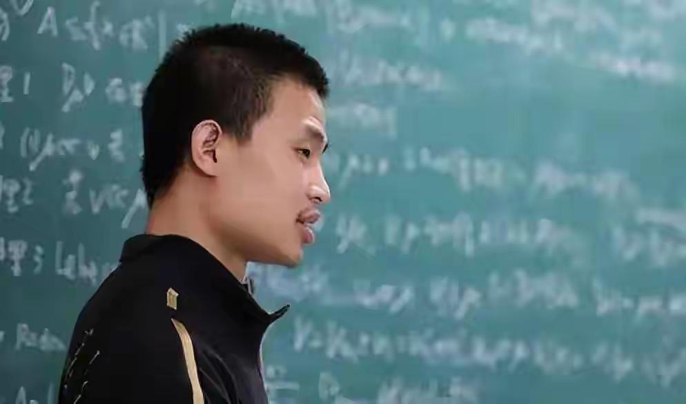 韦神获奖如沐春风，唤醒了另一个世界的你！有消息称，以北京大学韦东奕等为主要完成人