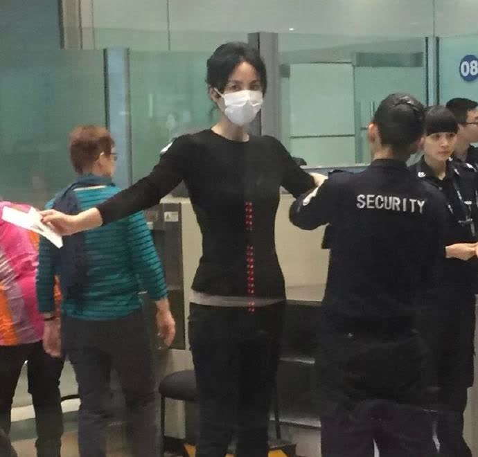 不愧是谢霆锋一直爱的女人，这身材真是绝了