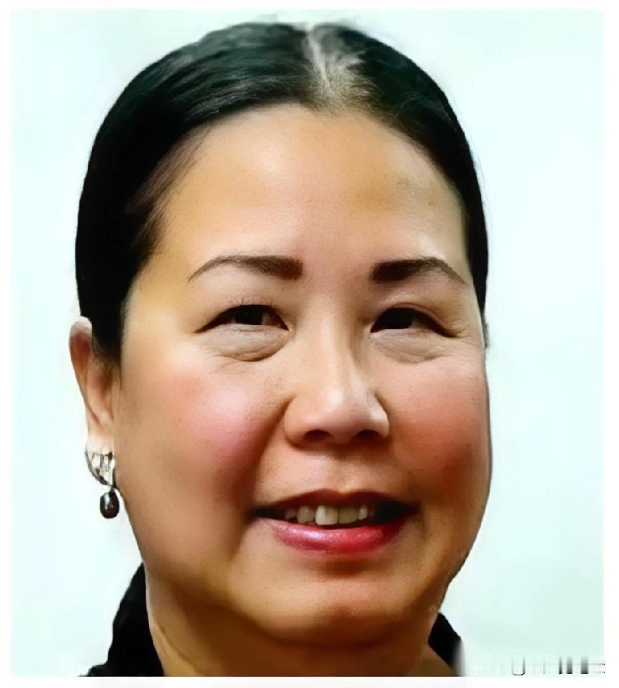 你敢信吗？一个在美国安插在中国潜伏了整整20年的“间谍头子”，居然是个天天笑眯眯