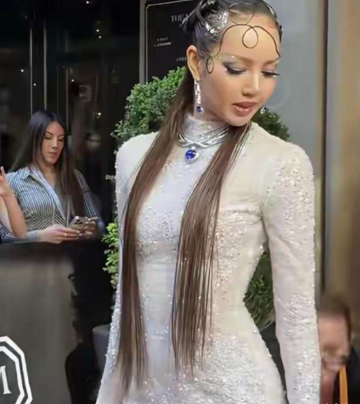 Lisa头发都快掉光了，果然富豪的圈子也不好混啊