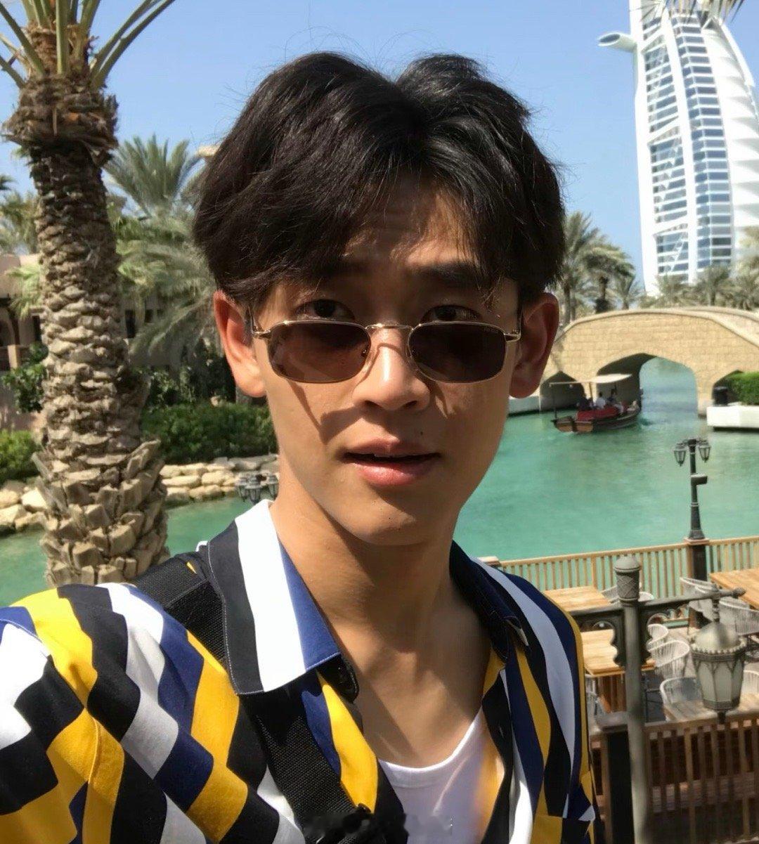 不是哥们这也太嫩了吧王天辰​​​