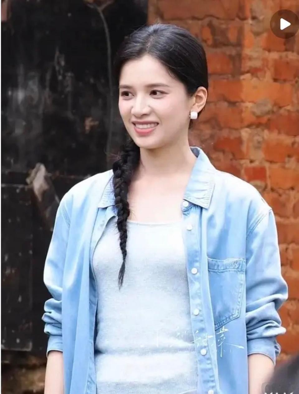 张婧仪和周也到底怎么吹出来的骨相美女