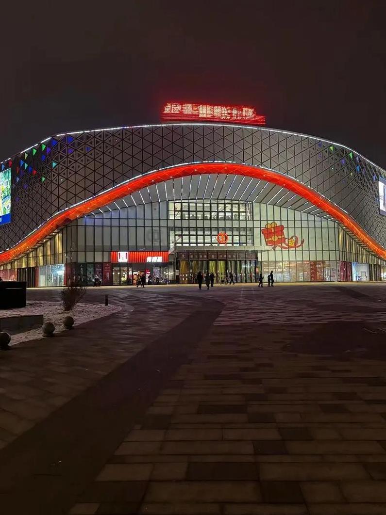一觉醒来，黄一鸣傻了，万达少奶奶怕是当不成了。王健林又搞大动作，一口气卖了48座