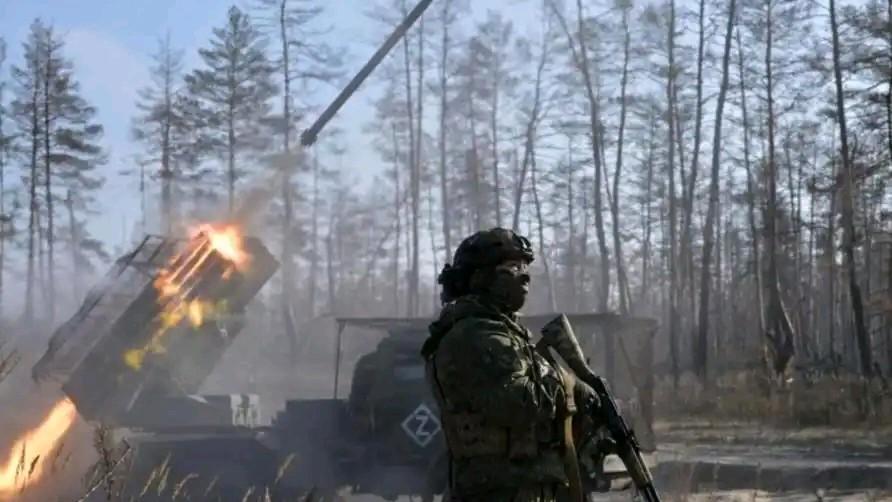 3月16日俄乌冲突呈现双线高强度对抗特征，俄军以空袭与无人机攻击形式为主，乌军则