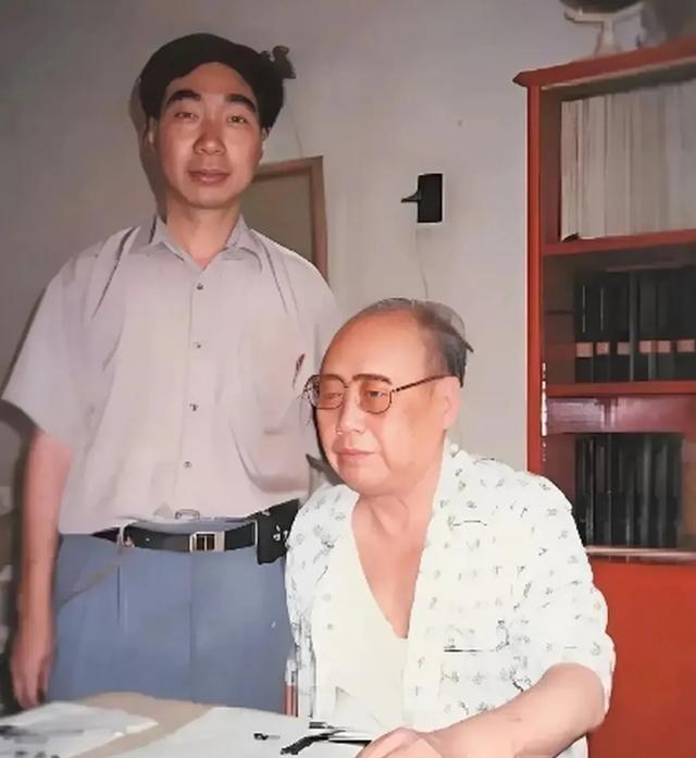 1968年，刘伟钦先是成为了副统帅林彪之女林豆豆的备选对象之一，落选之后，又成为