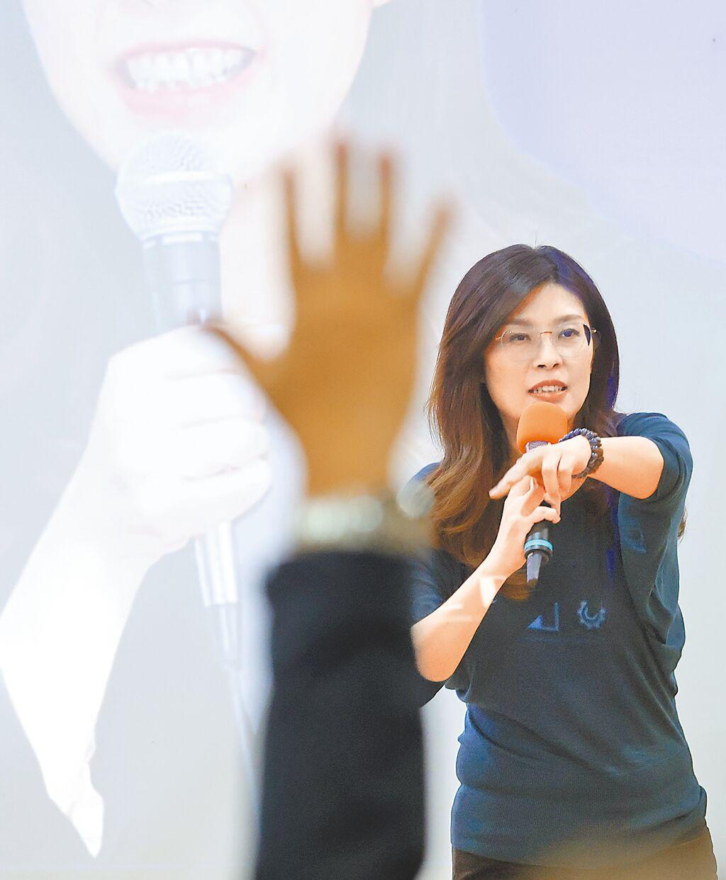 台湾青年支持郑丽文称