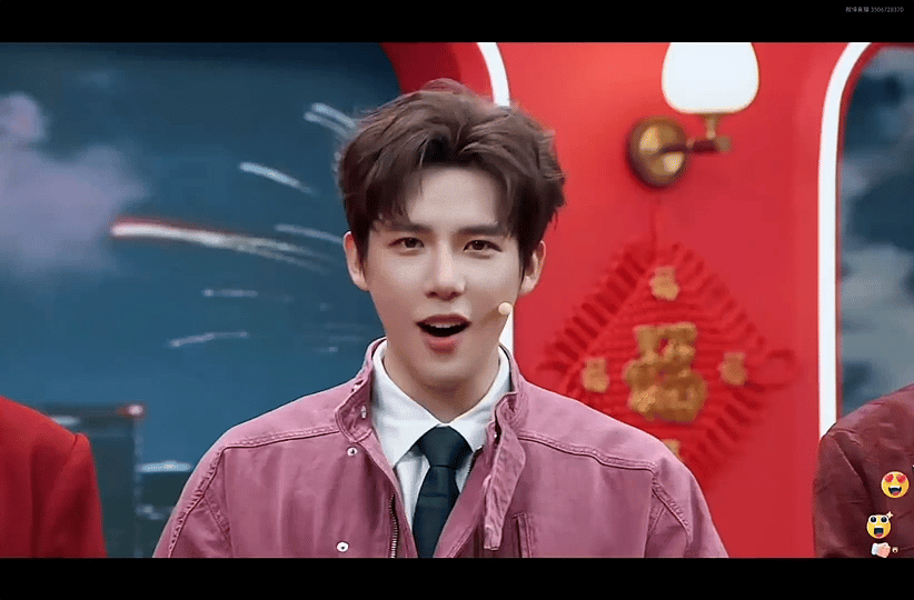 央妈王安宇粉上了被央妈镜头里的王安宇狠狠惊艳！粉色穿搭温柔帅气，高清无滤镜怼脸