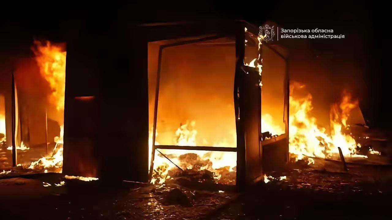 俄罗斯忍不住了！俄军终于不给面子，巨型炸弹爆炸敖德萨港口！俄军现在换了全新打
