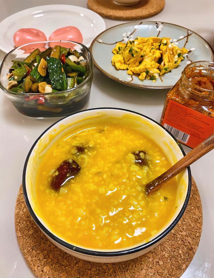 一般早餐吃粥,你家晚餐吃粥吗?一般早餐我家都爱喝粥，清清淡淡的，配个咸菜、茶叶