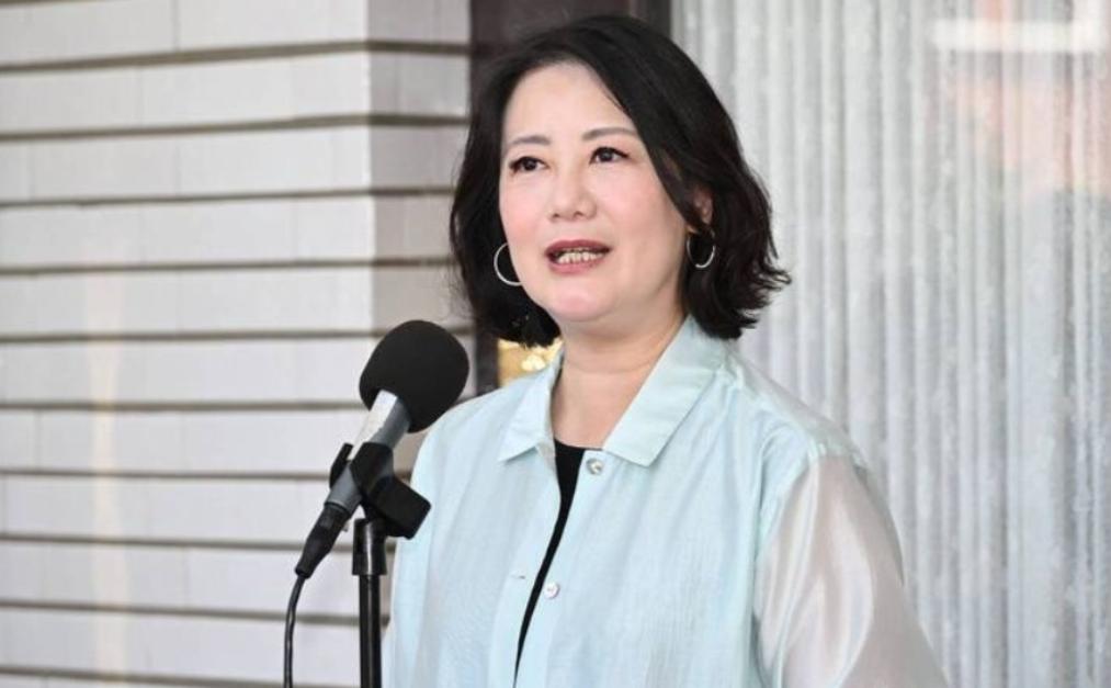 顽固“台独”分子吴思瑶又出来大放厥词了！在韩国瑜表示，民进党应废除“台独”党