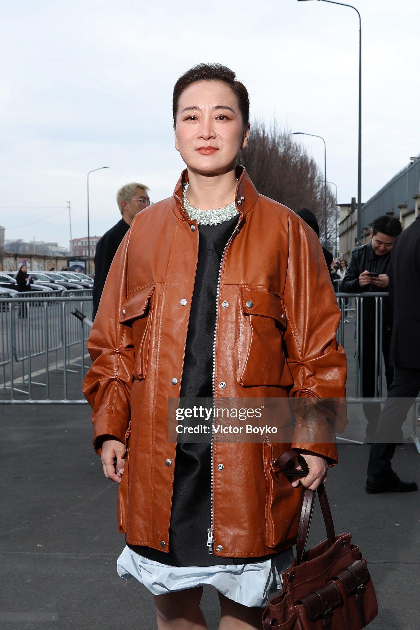 贾玲亮相Prada2026秋冬系列男装秀，玲姐的看秀Look来自26春夏系列，