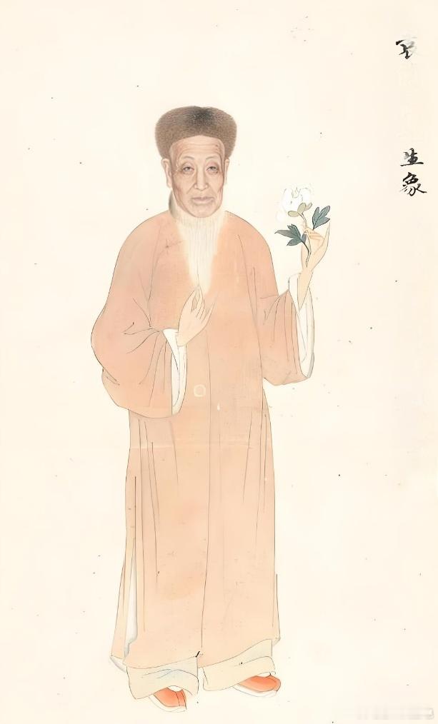 袁枚若不主动辞职，极有可能官至一品。他与纪晓岚并称“南袁北纪”，殿试那年成绩不