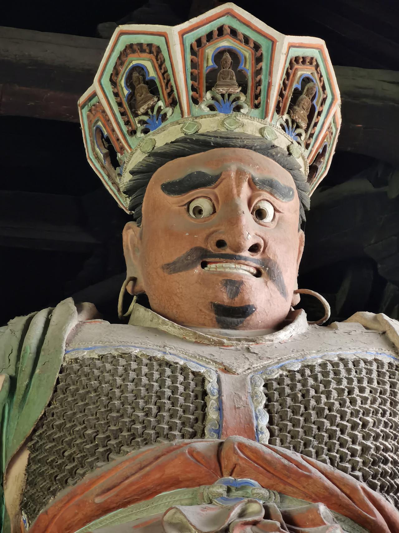 总结一下大同景点的“网红显眼包”：第一名：善化寺天王殿的西方广目天王，其表情