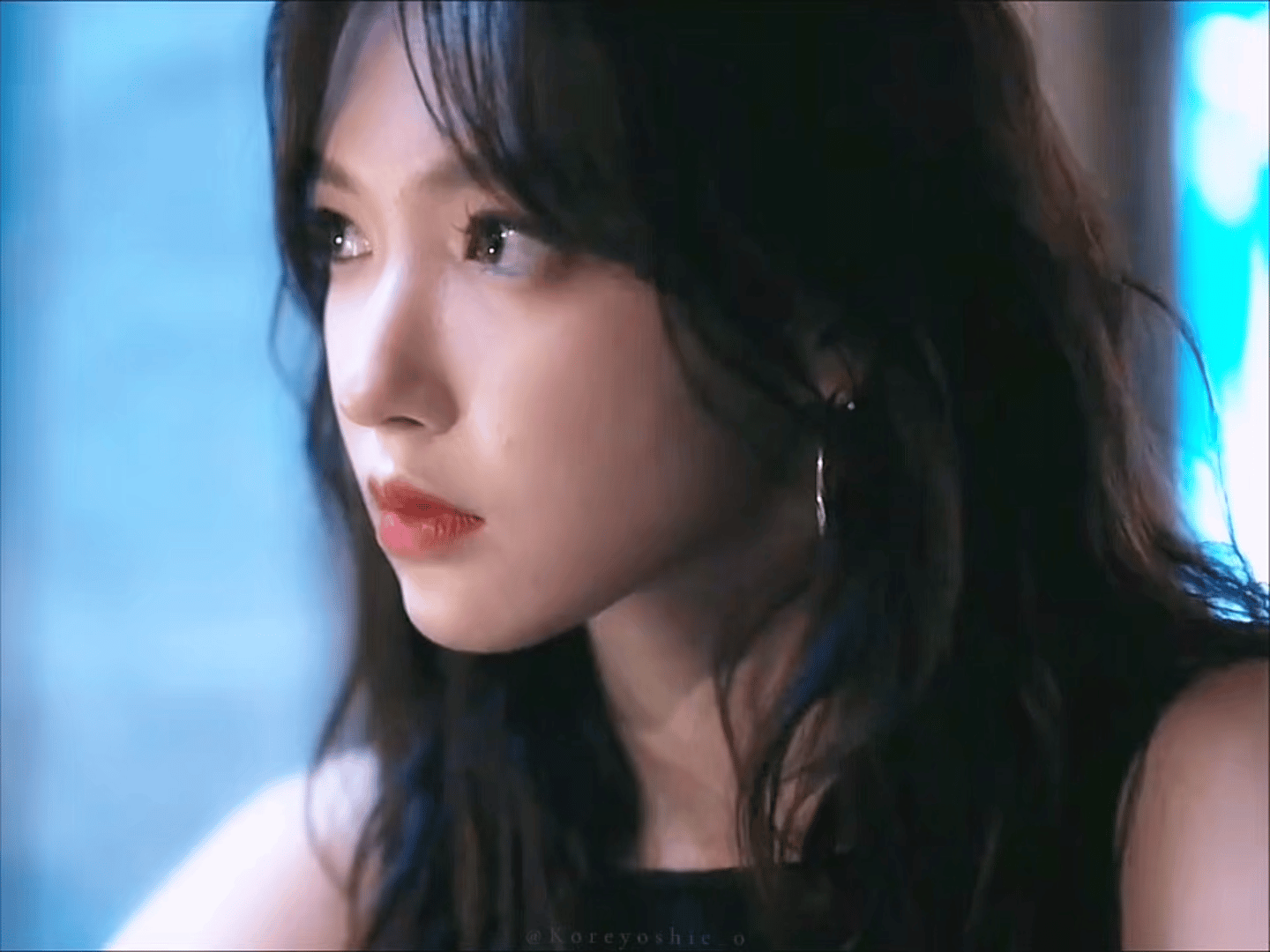 人之初程潇今天同时两部剧开播，《玉茗茶骨》和《人之初》，潇潇这张脸太伟大了，古