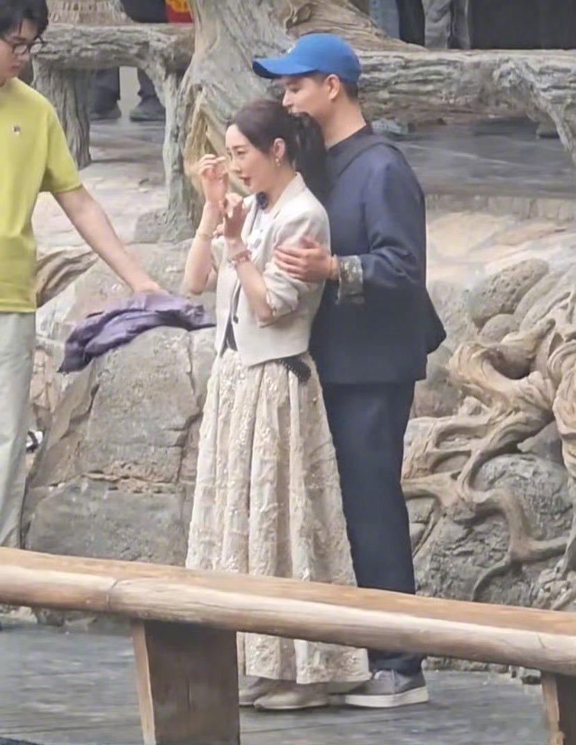 马頔抱李纯鬼鬼祟祟马頔，特粘糊一北京孩子哈哈哈哈哈哈哈哈哈哈哈哈