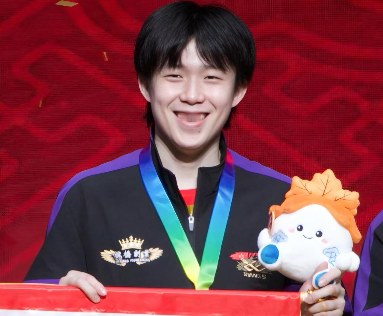 大家别被王楚钦骗了他说要远离一下乒乓球可不像表面上说得那么简单，估计在偷