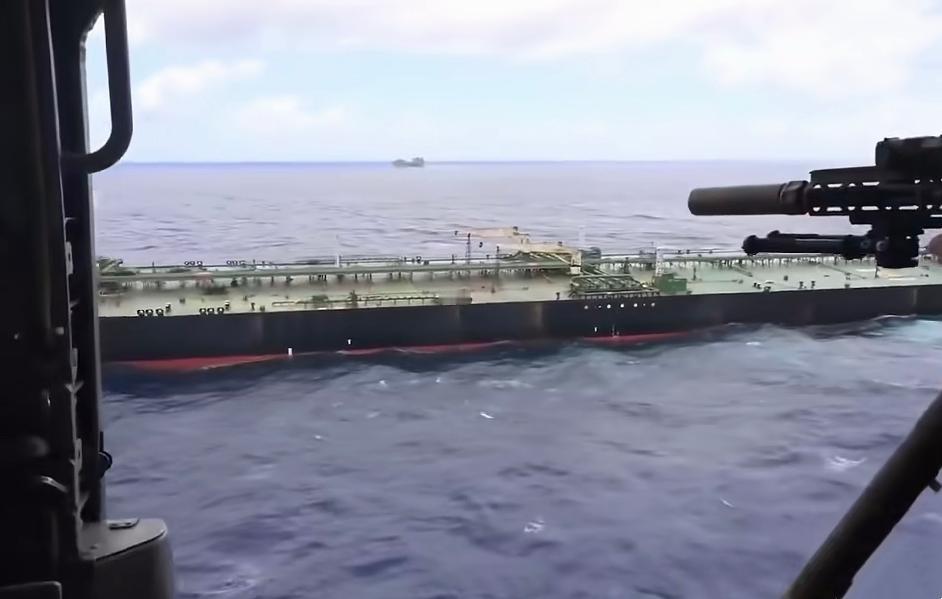 公海上的耳光，打得让人清醒！24日，美军在印度洋上又扣了中资游轮。这已经不