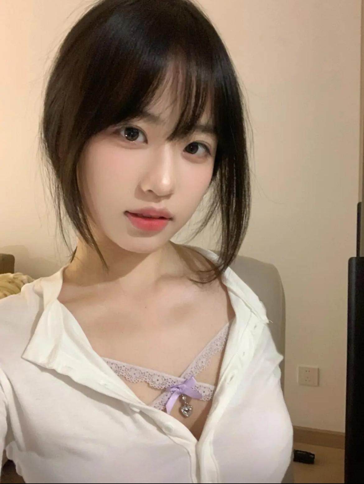 今天不开心第一，事儿挤事儿。从早到晚像打仗，麻烦一个摞一个。第二，看啥都