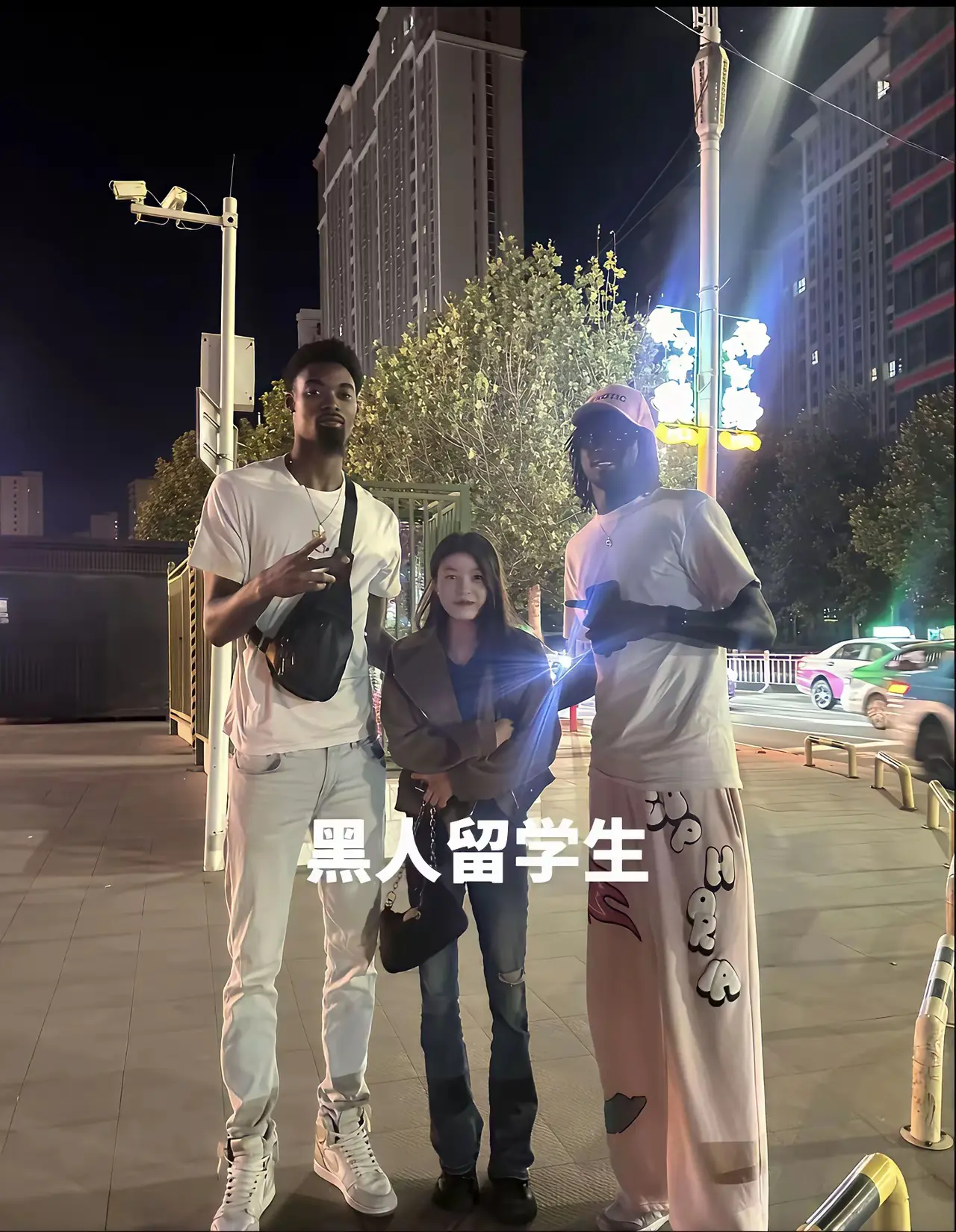 这身高差，也太大了吧？？
