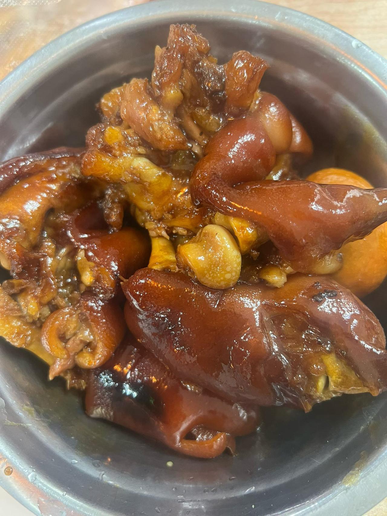 家常酱爆猪蹄，香浓入味，下饭神器！🍚🍽️这盘菜好香好入味儿[赞][赞][微笑