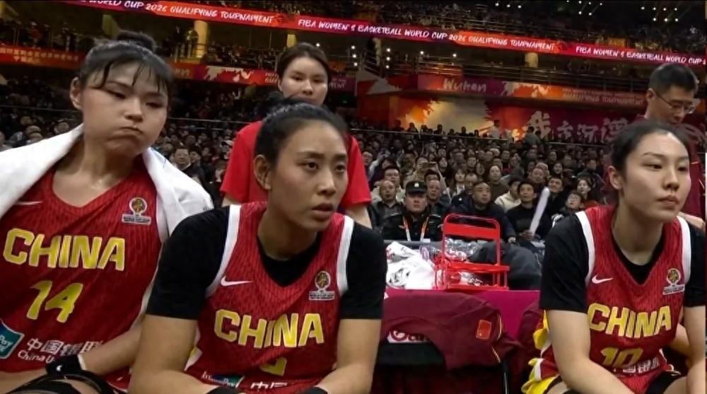 曾经被寄予厚望取代李梦的“颜值担当”，却在世预赛交出了全场挂零、只送犯规的尴尬答