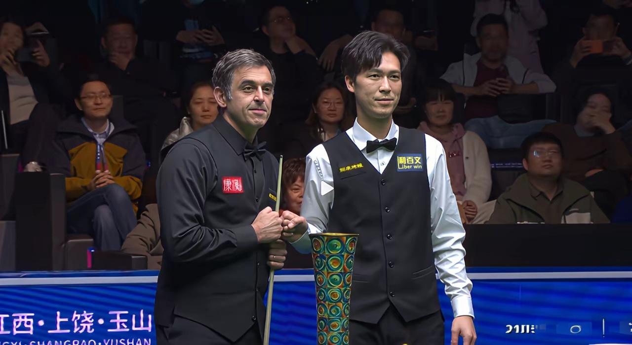 塔猜亚10-7力克火箭奥沙利文，夺得2026斯诺克世界公开赛冠军！北京时间3