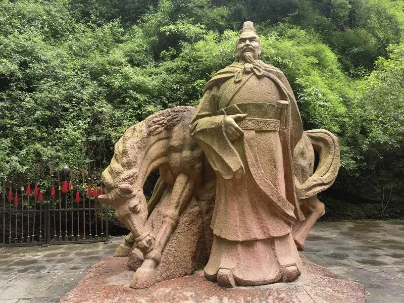 刘备入川带的兵马数量，说法不一。《三国志》记载，刘璋让刘备入川帮他抵御张鲁，刘备