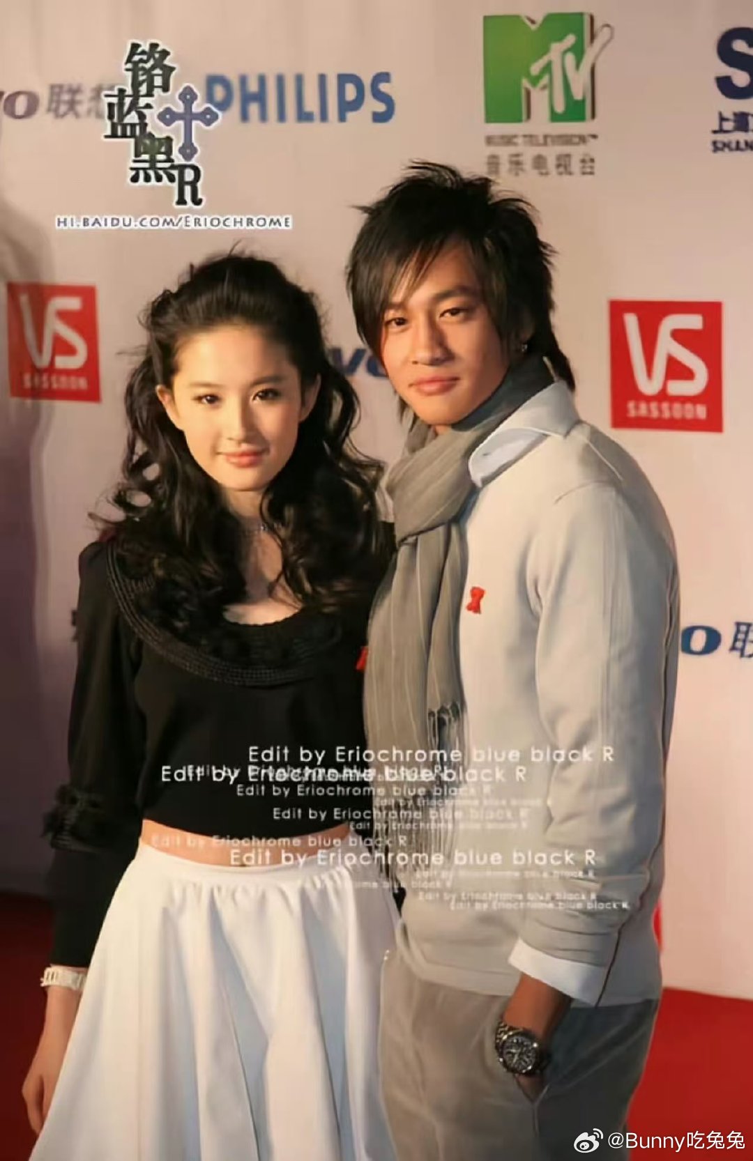 何润东刘亦菲同框旧照谁懂啊！考古到何润东刘亦菲青涩同框，一个是仙气虞姬，一个是