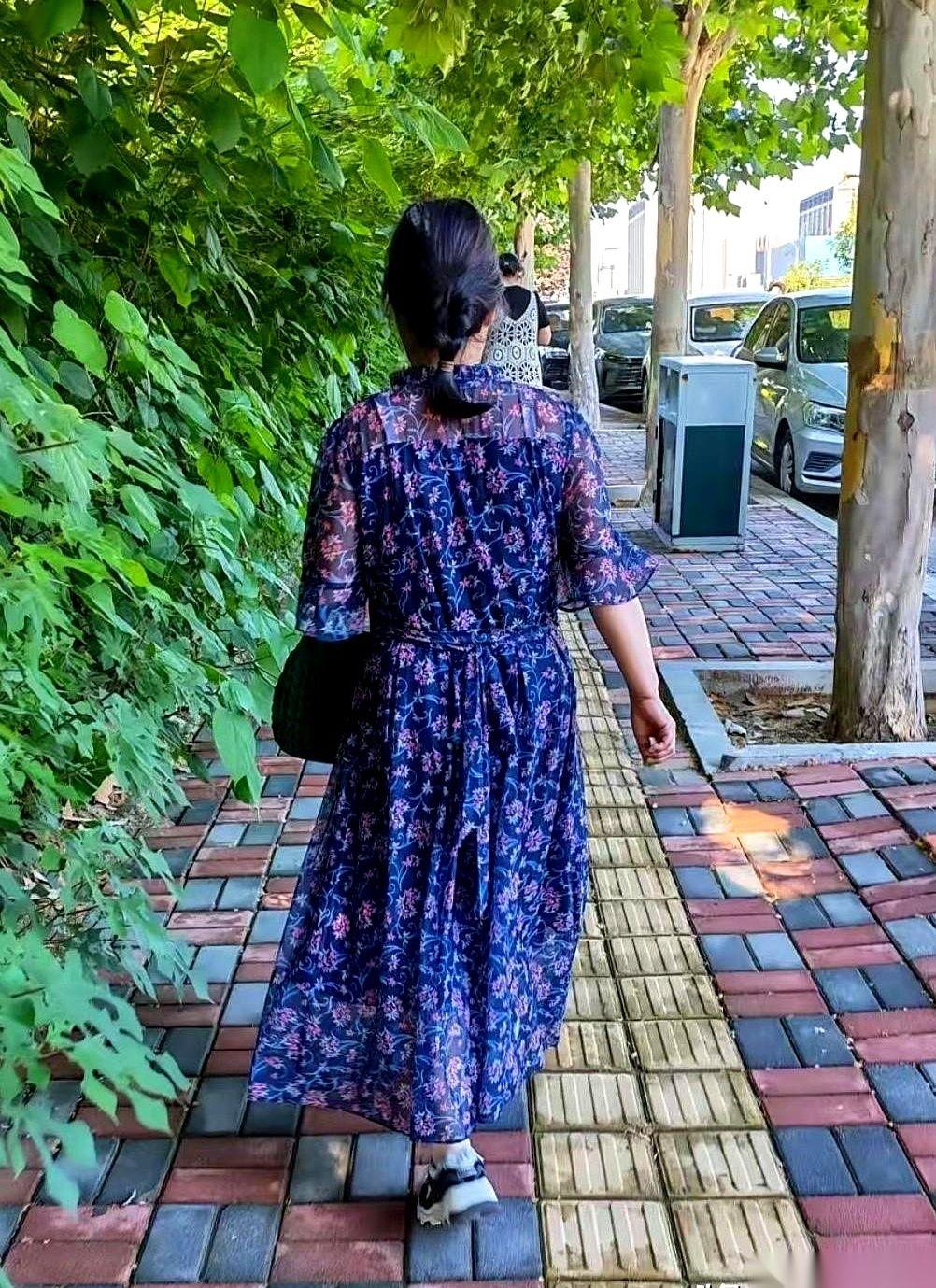 我妈身体刚养好，一个电话甩了过来。“你弟说了，本来躺着就能养好的病，你非让我手