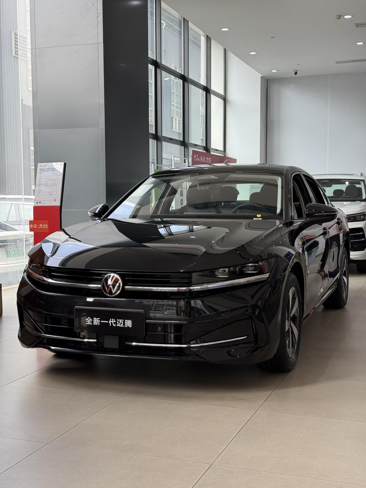 迈腾B9这辆车不知道大众是怎么想的，外观做成这个样子，没必要非得为了点新意做一套