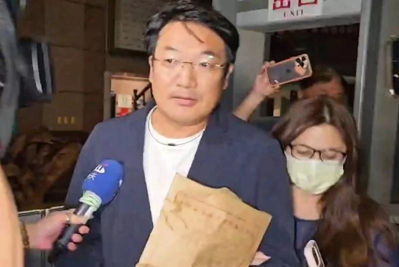 基隆罢免涉伪造文书国民党主委承认主谋仍被延押基隆地方法院今天（7月1日）裁