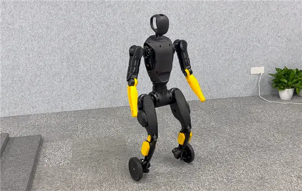 【智元发布新款人形机器人产品灵犀X2-N】智元发布机器人灵犀X2-N。据智元介绍