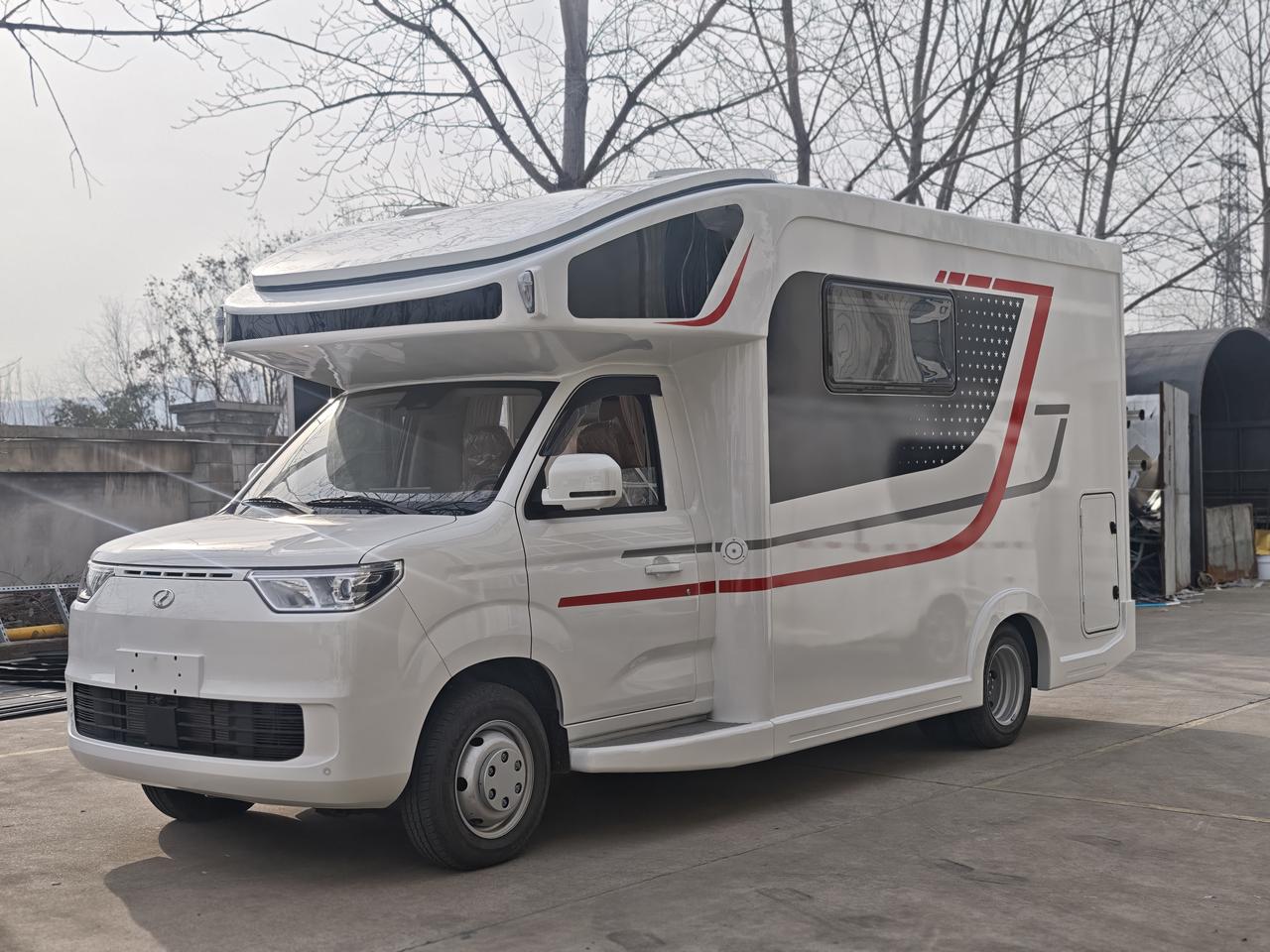 车友留言说还有三年退休，现在也在研究房车，准备退休后带老婆环游一趟国内，目前的想