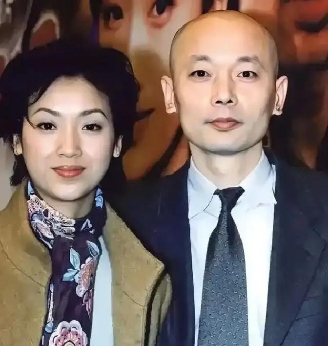 4套房躺赚3个亿1995年北京房价2500一平，葛优老婆一口气拿下4套，现