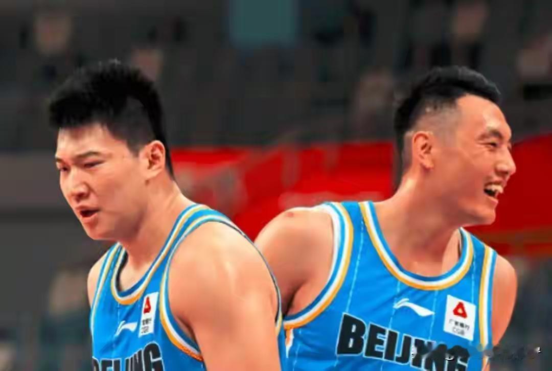 北汽男篮回京了，回来后马不停蹄的就又一头扎进训练馆里，去准备明天的对山东一战的了