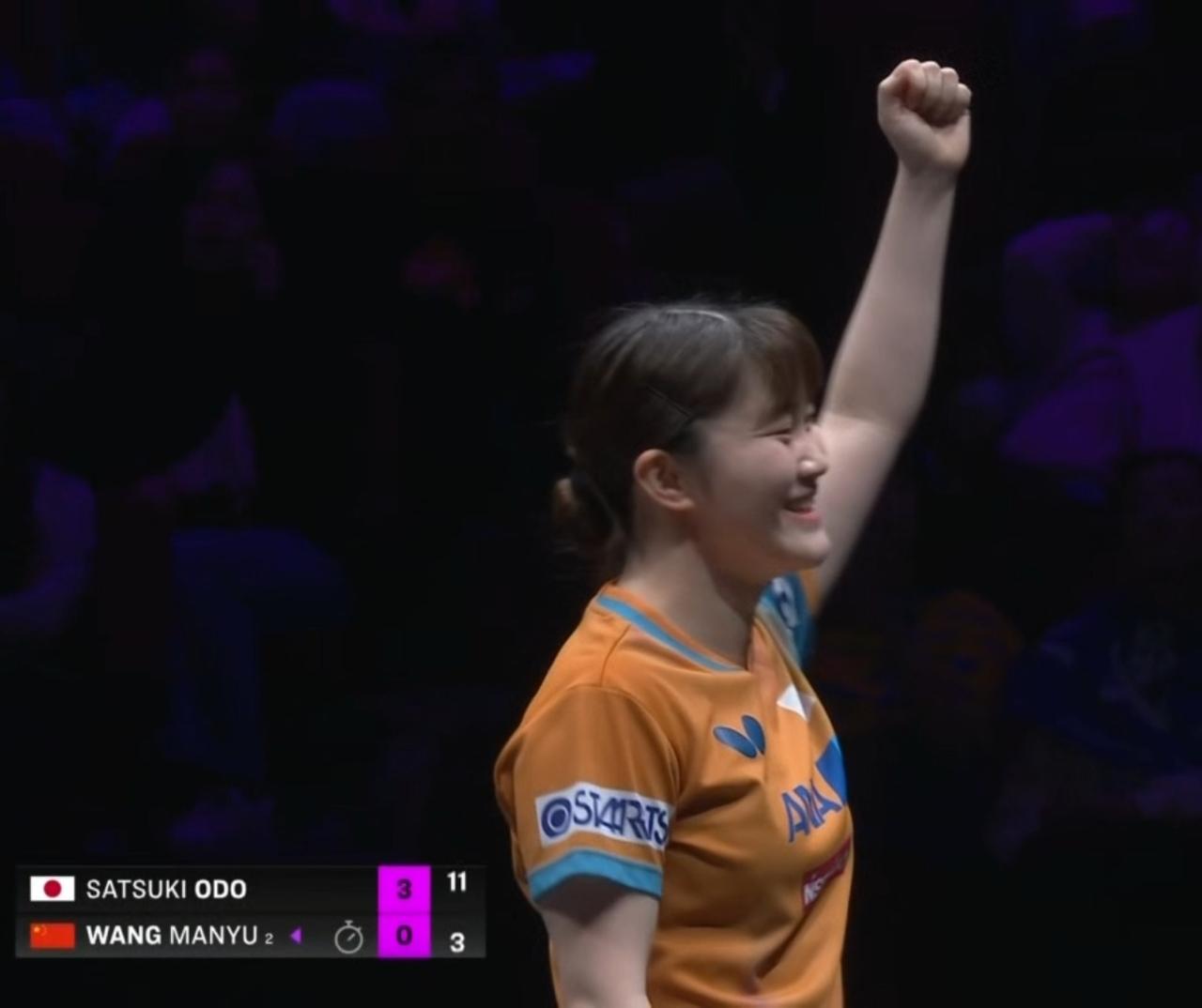 大爆冷王曼昱0-3不敌大藤沙月前两局，大藤沙月搏杀式的打法取得成效，王曼昱衔