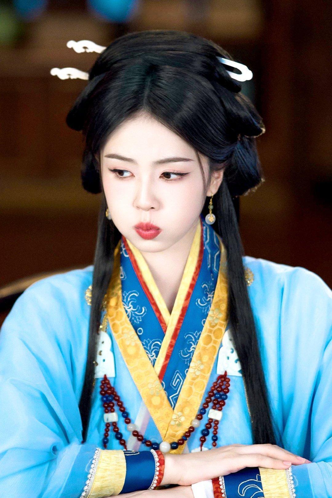 白鹿🥀白鹿王韵娜🥀白鹿开到荼蘼世间纷扰不必放在心上，守护阿妍的快乐，岁岁平