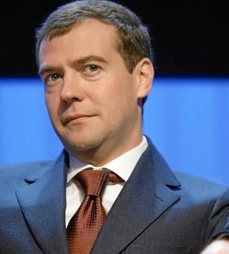 梅德韦杰夫：一旦战败，就用核弹攻击4个国家，让世界进入末日，将动用战略核武器针对