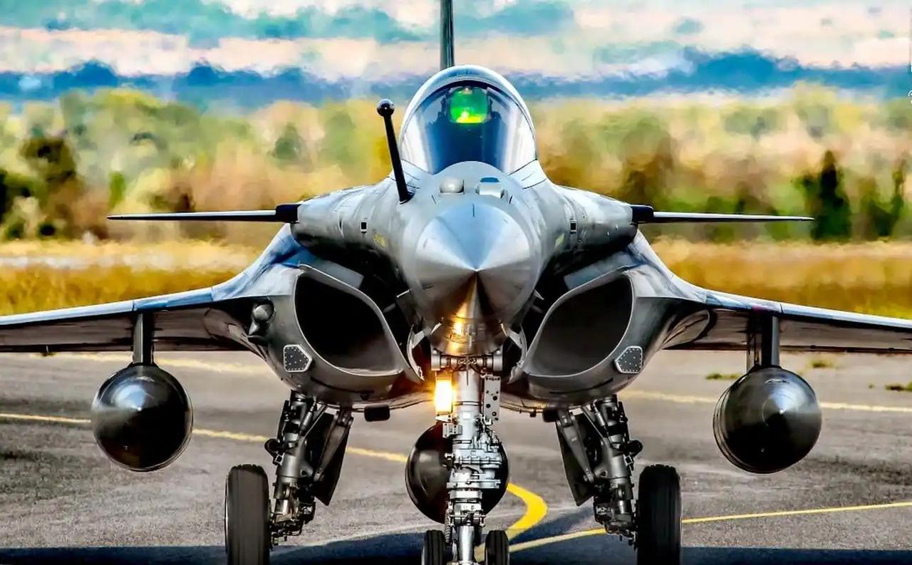 俄罗斯这一次全看明白了，俄罗斯军队一旦停火，大批西方武器就要涌入乌克兰！100架